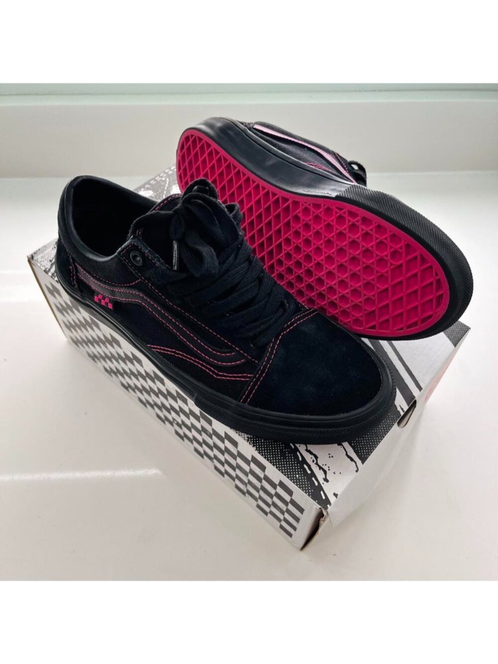 Vans Skate Old Skool Black and Neon Pink Shoes Size 7